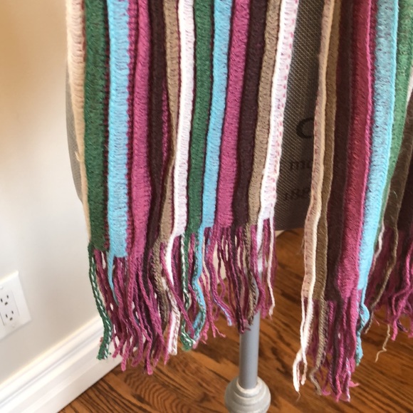 NWOT - Women’s multicoloured scarf - Picture 2 of 5